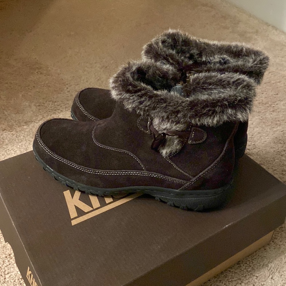 Brand New! Khombu Warm boots
